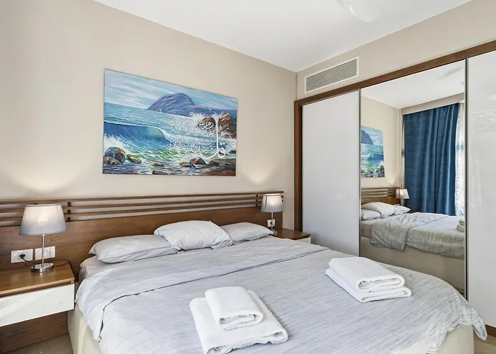 Luxurious Private Getaway In Mangroovy *