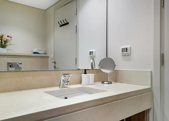 Luxurious Private Getaway In Mangroovy Appartement *